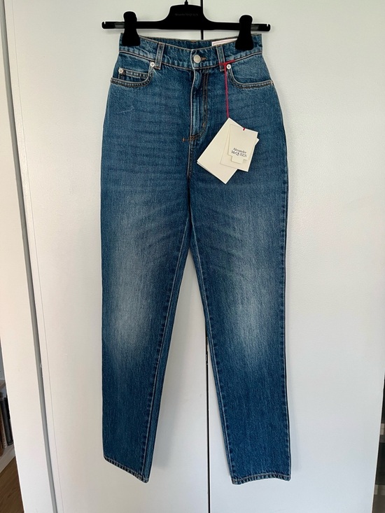 Alexander McQueen Denim - Alexander McQueen High Rise Tapered Straight Jeans Med Wash S23 Size 24 NWT $790